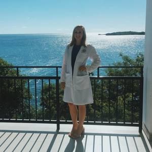 Meet your Posher, Alyssa